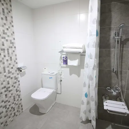 بيت ضيافة Alda Puerta Coruna 2*