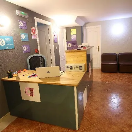 Alda Puerta Coruña 2*