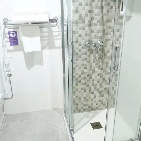 Alda Puerta Coruna بيت ضيافة