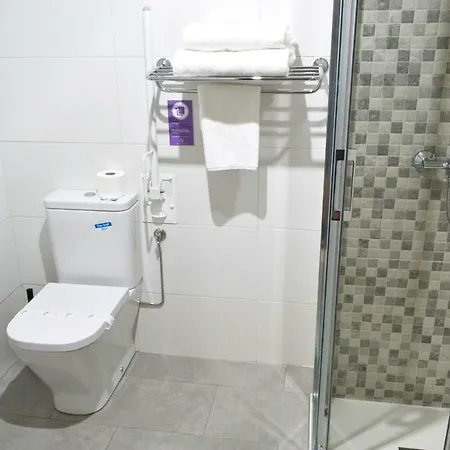 بيت ضيافة Alda Puerta Coruna