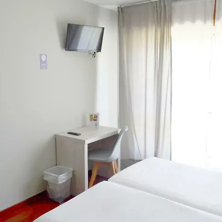 Alda Puerta Coruna 2* آكورونيا