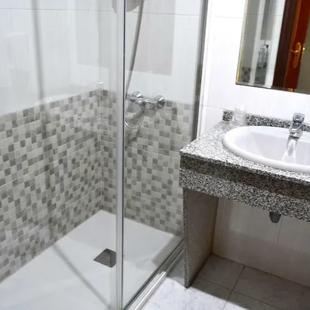Alda Puerta Coruña 2*